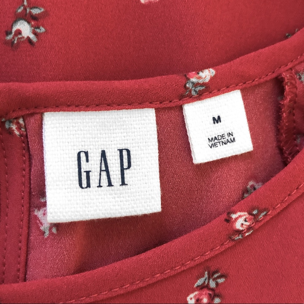 GAP - Rose Flutter Top - Picture 9 of 10
